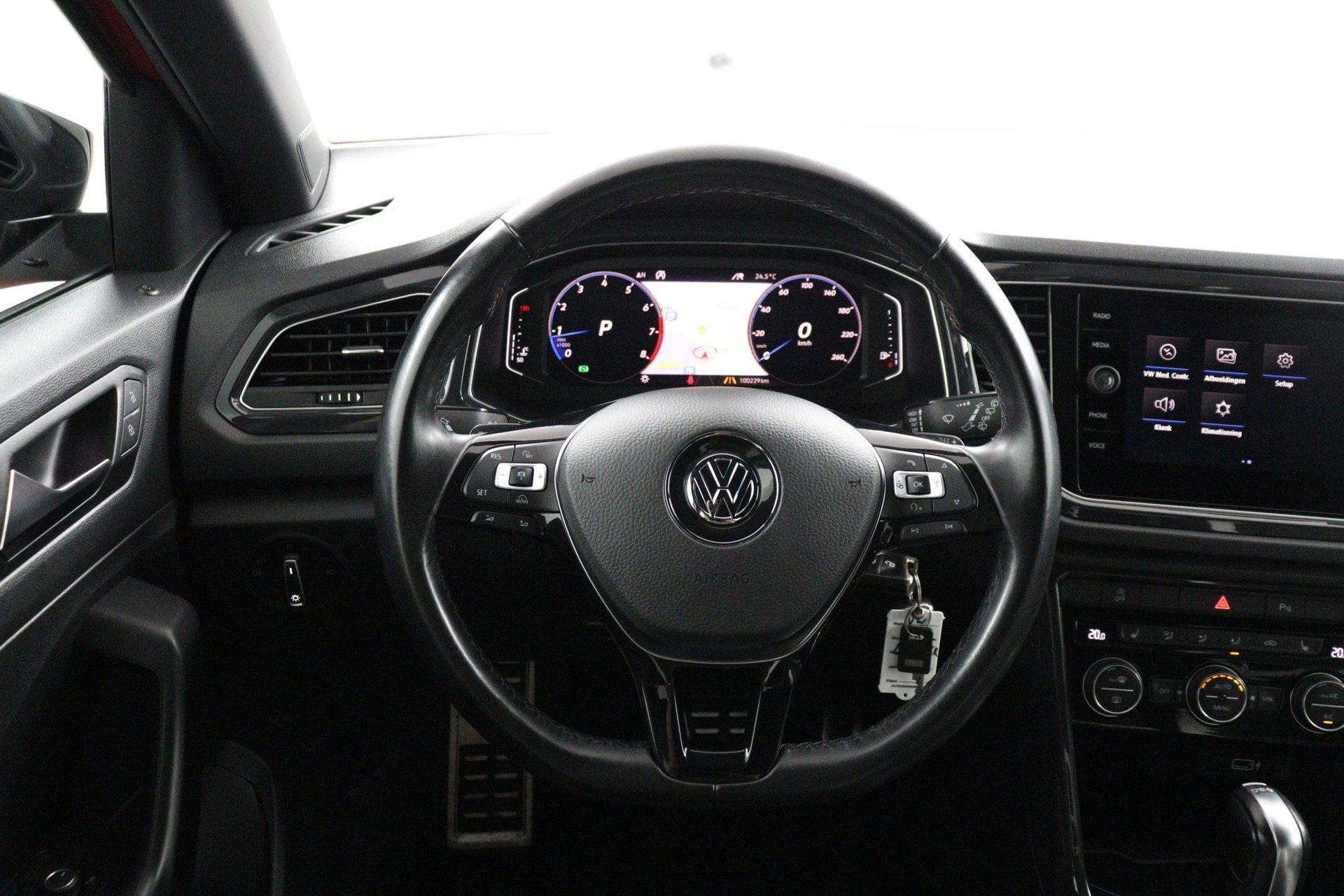 Volkswagen-T-Roc-image-60