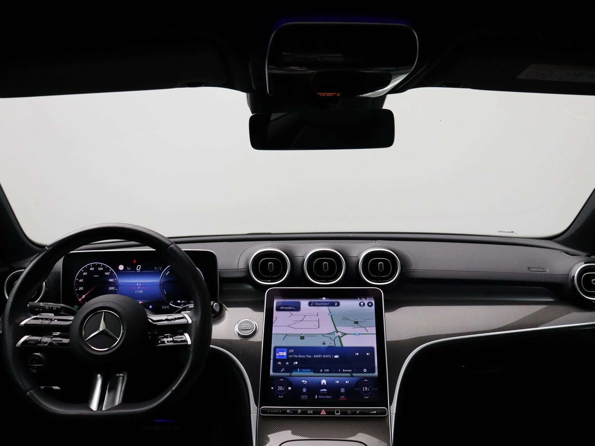 Mercedes-Benz-C-Klasse-image-24