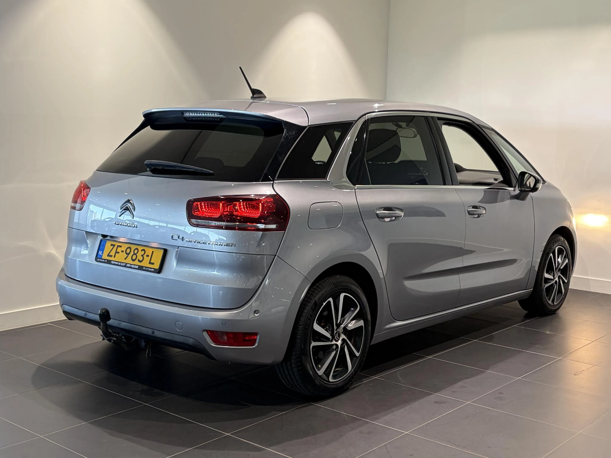 Citroën-C4 Spacetourer-image-3