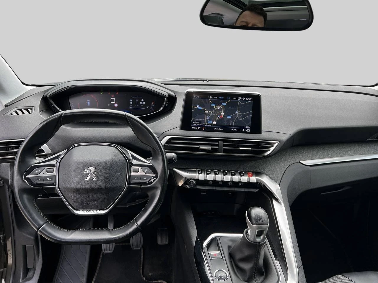 Peugeot-5008-image-12