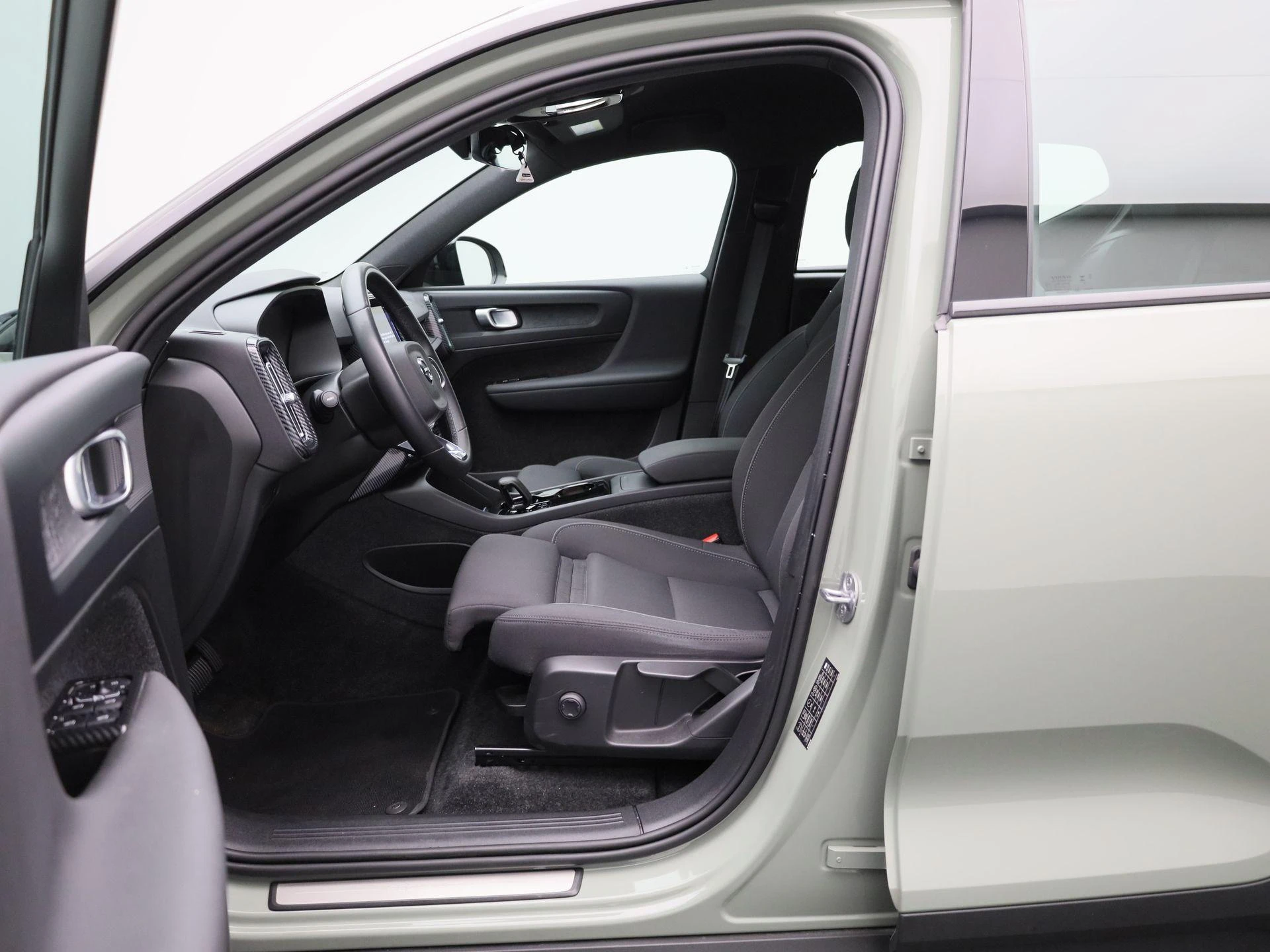 Volvo-XC40-image-9