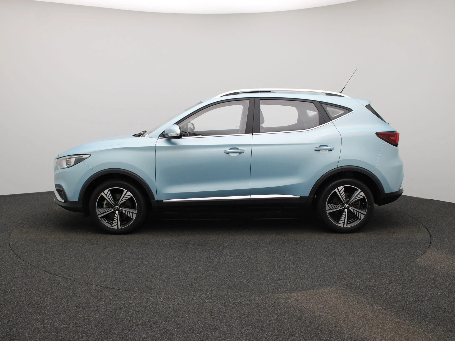 MG-ZS EV-image-3