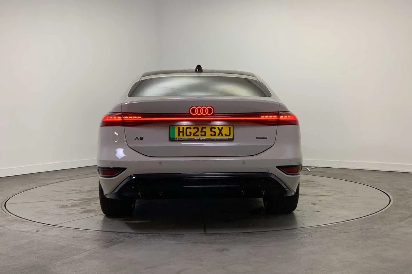Audi-A6 Sportback e-tron-image-10