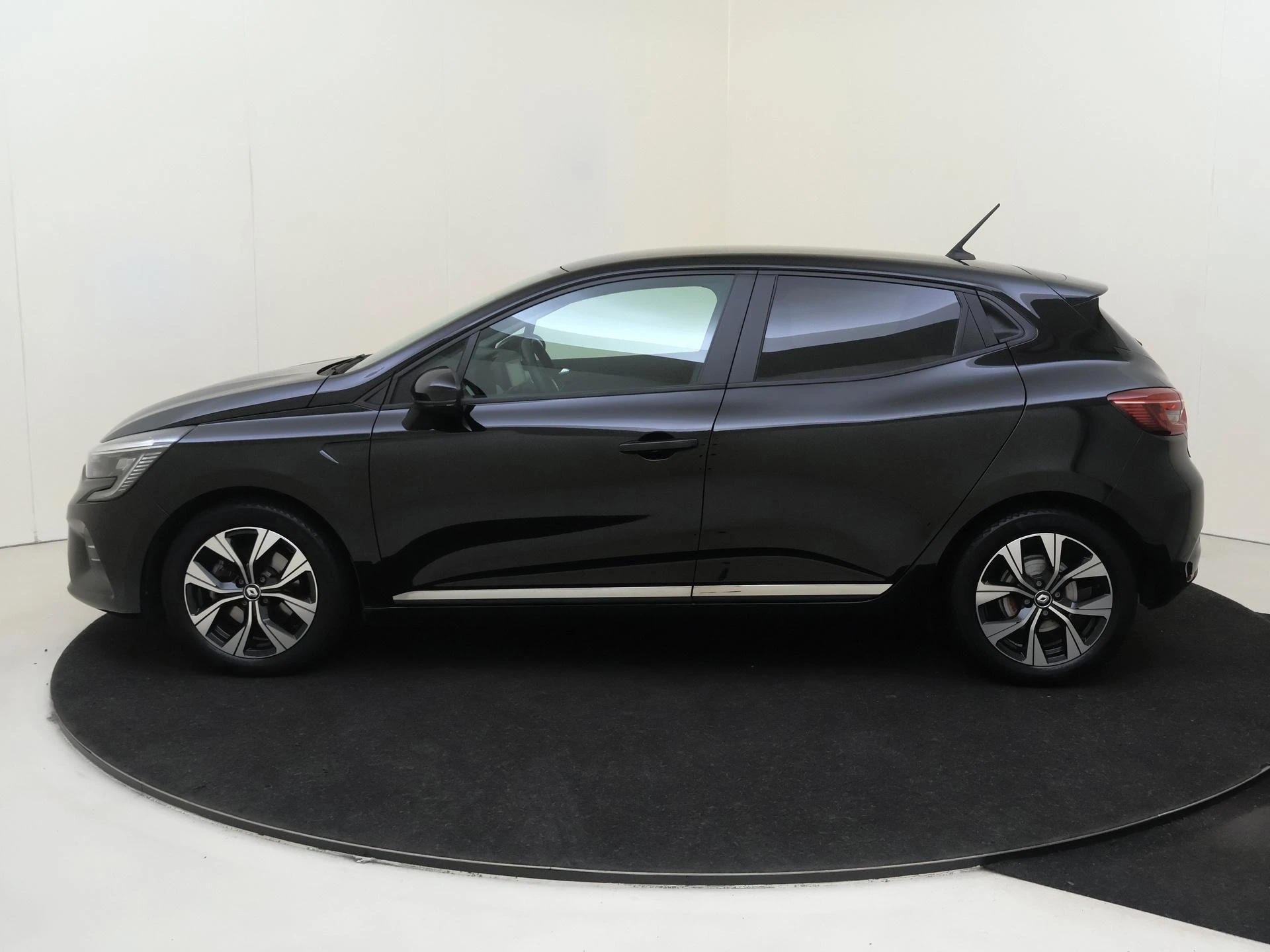 Renault-Clio-image-7