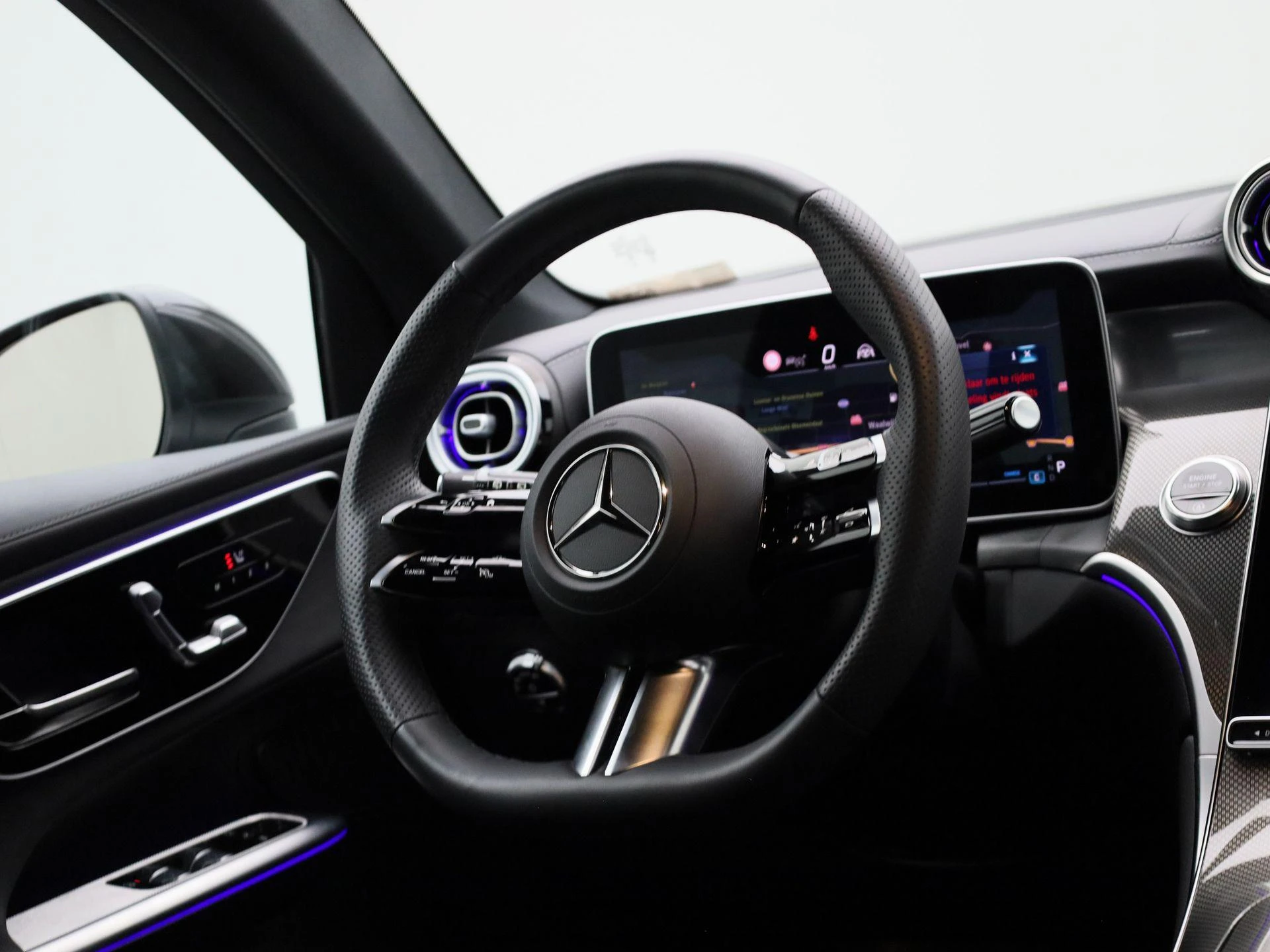 Mercedes-Benz-GLC-image-43