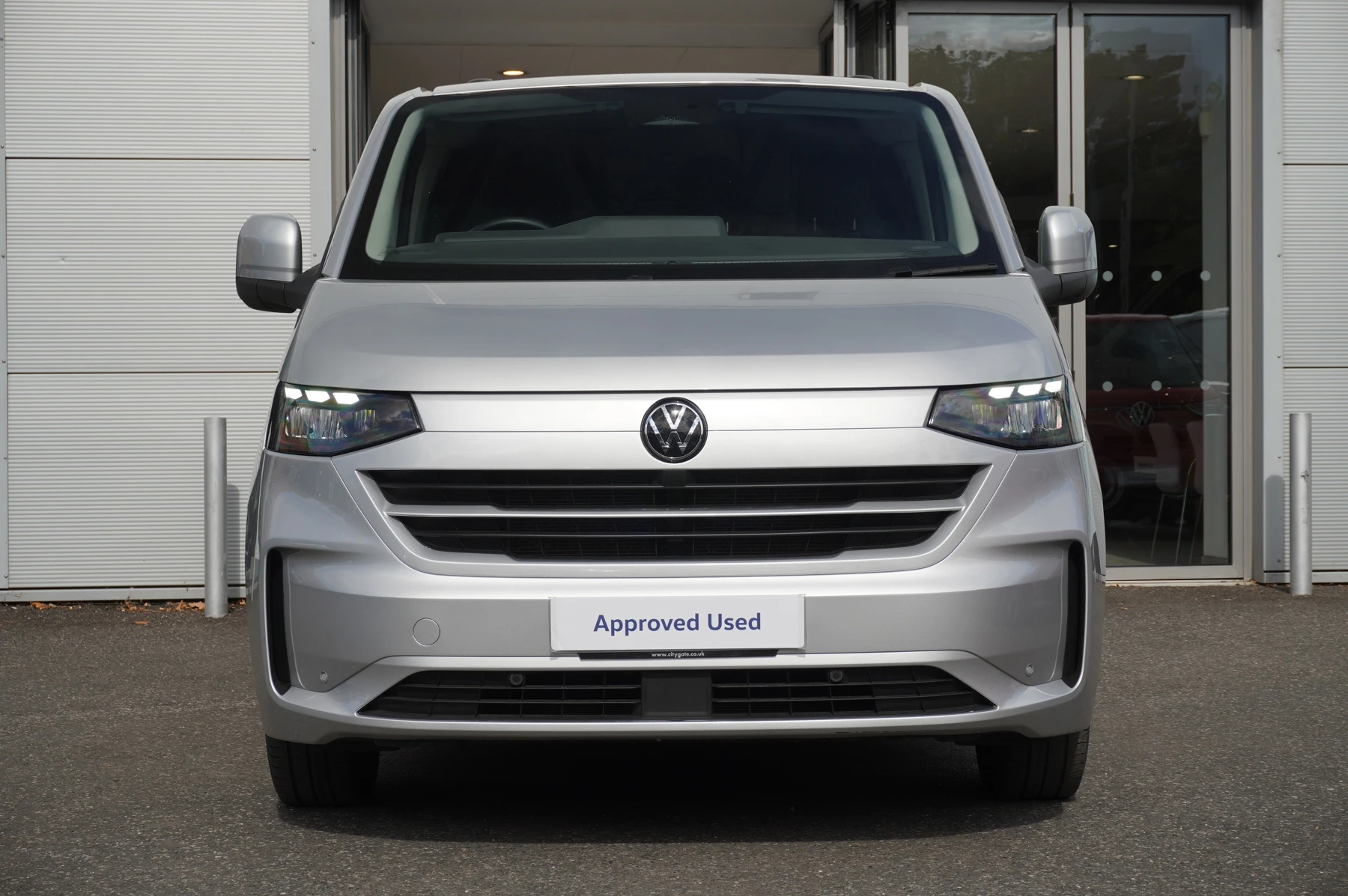 Volkswagen-Transporter-image-6