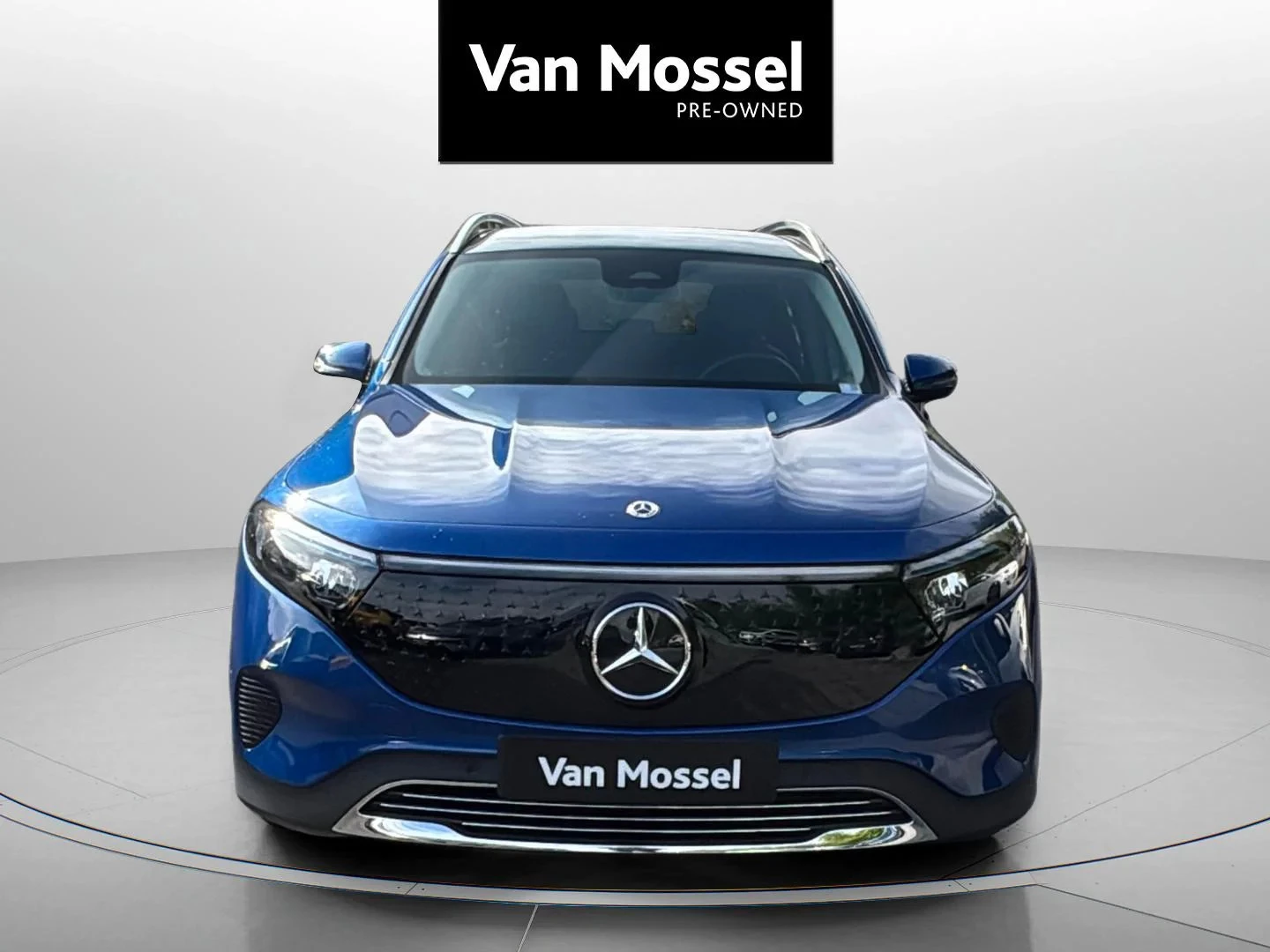 Mercedes-Benz-EQB-image-7