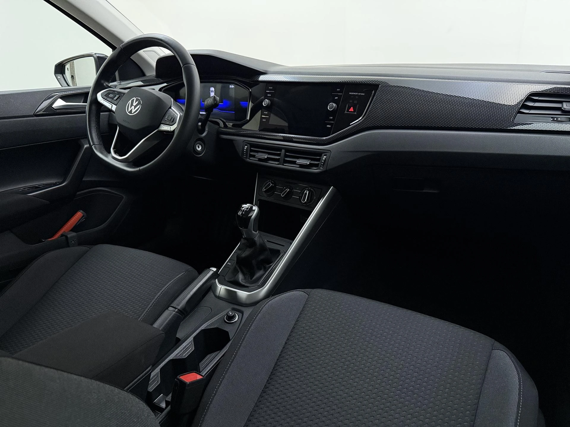Volkswagen-Polo-image-10