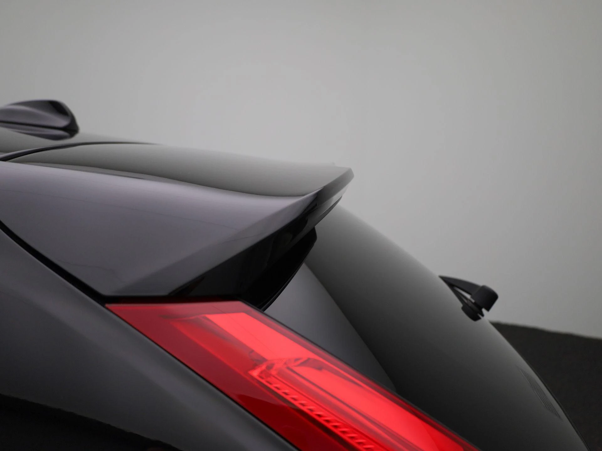 Volvo-V40-image-44