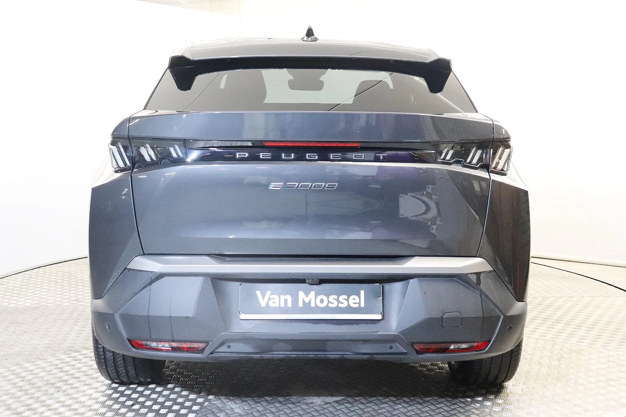 Peugeot-e-3008-image-4