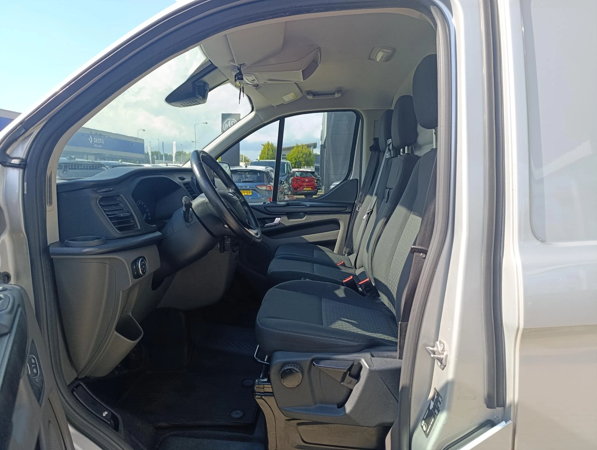 Ford-Transit Custom-image-9