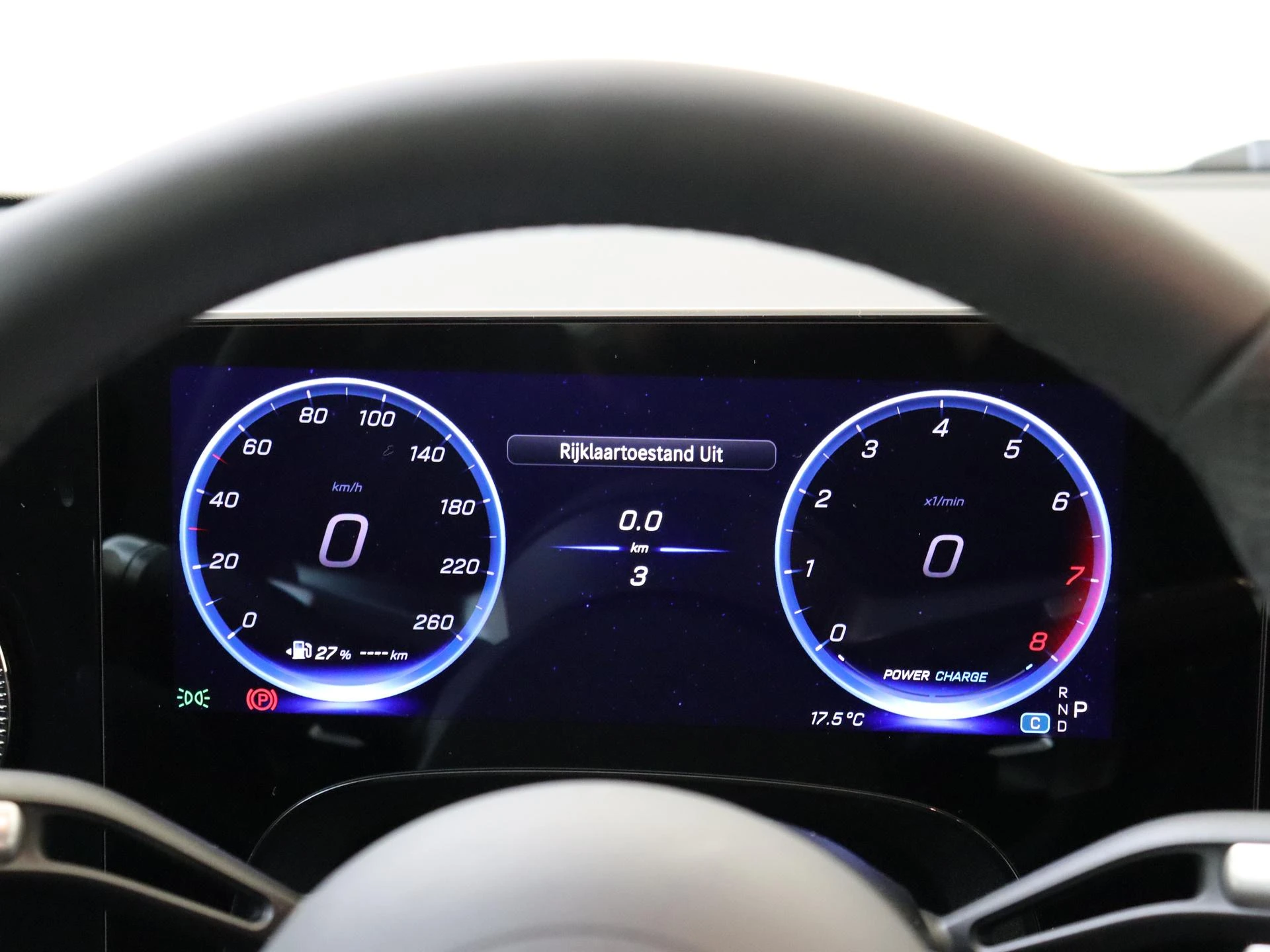 Mercedes-Benz-CLA-image-10