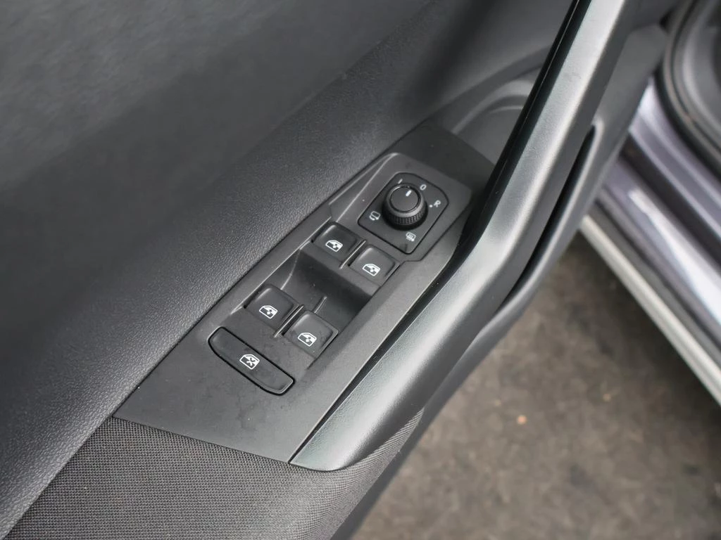 Volkswagen Taigo Taigo Life Business 1.0 TSI 116 pk *AUTOMAAT* DEMO *