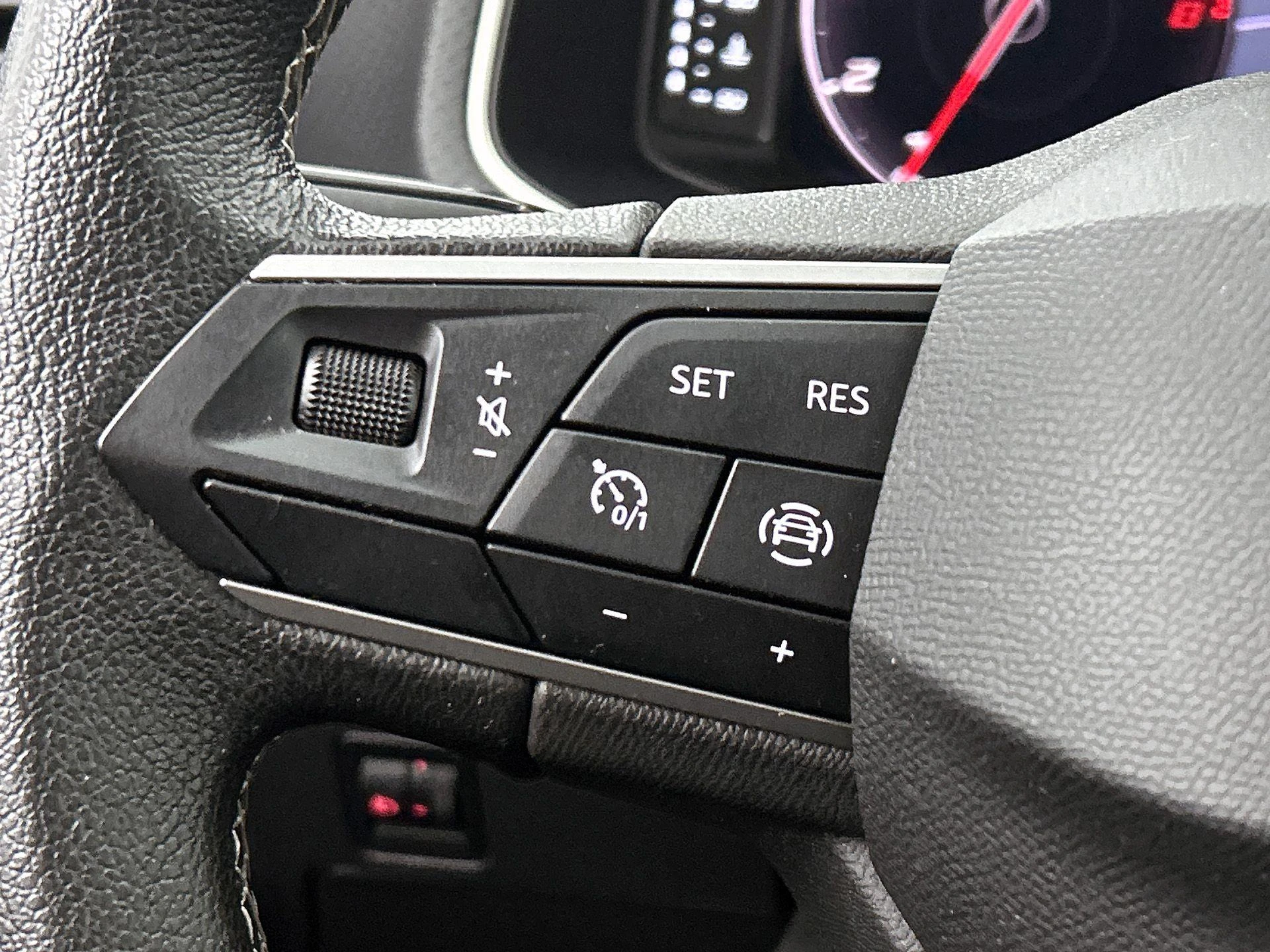 SEAT-Arona-image-5