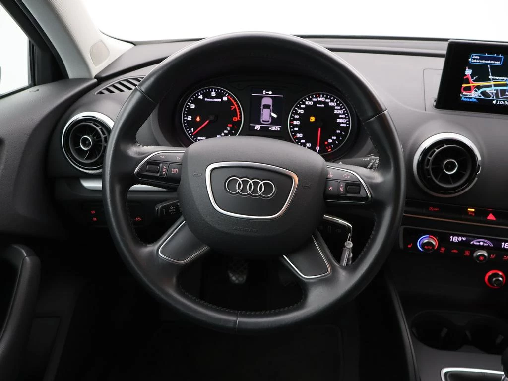 Audi A3 Sportback Audi A3 Sportback Attraction 1.2TFSI 110PK *CRUISE CONTROL*PDC*NAVI*ZETELVERWARMING*...*
