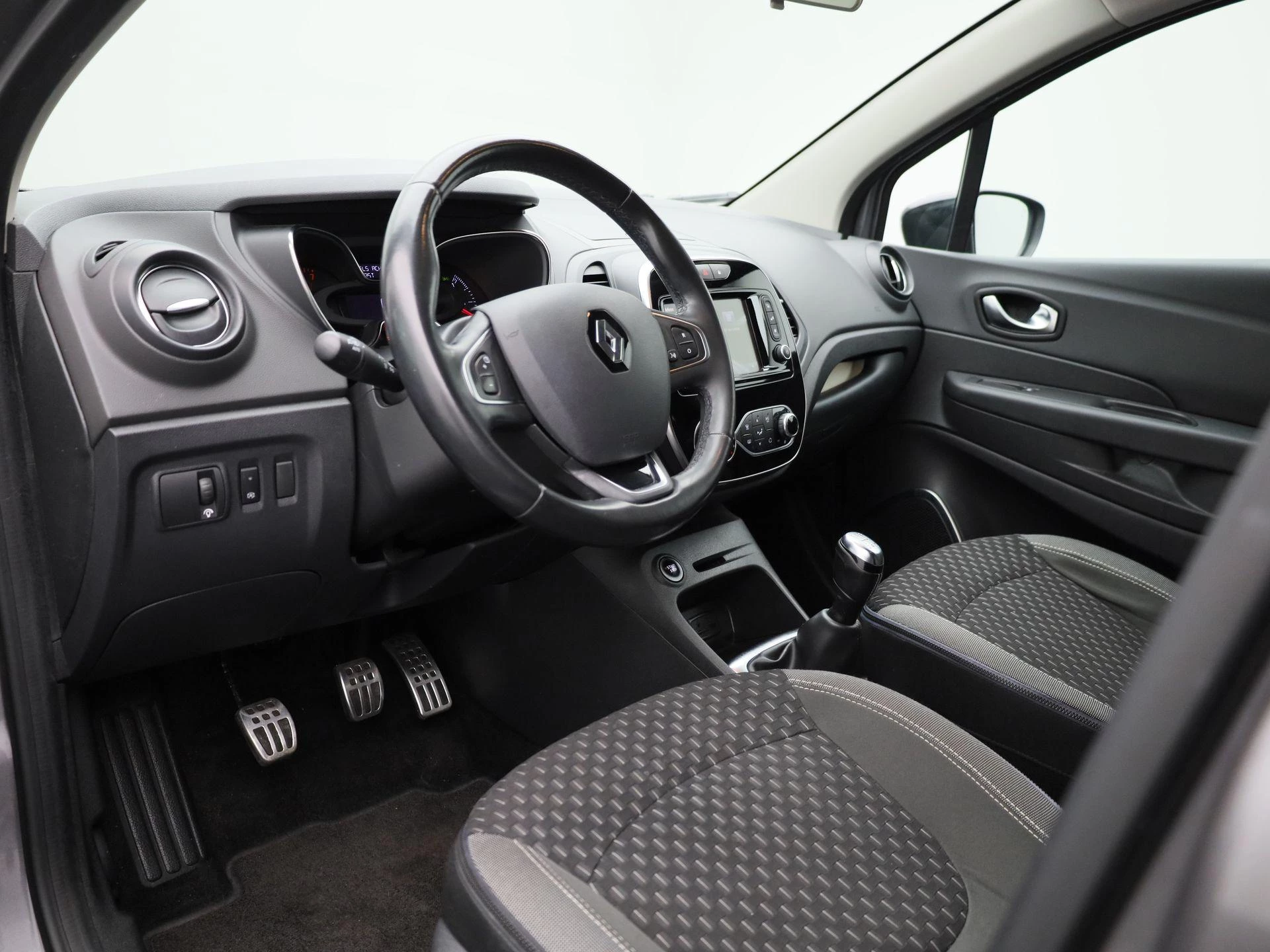 Renault-Captur-image-27