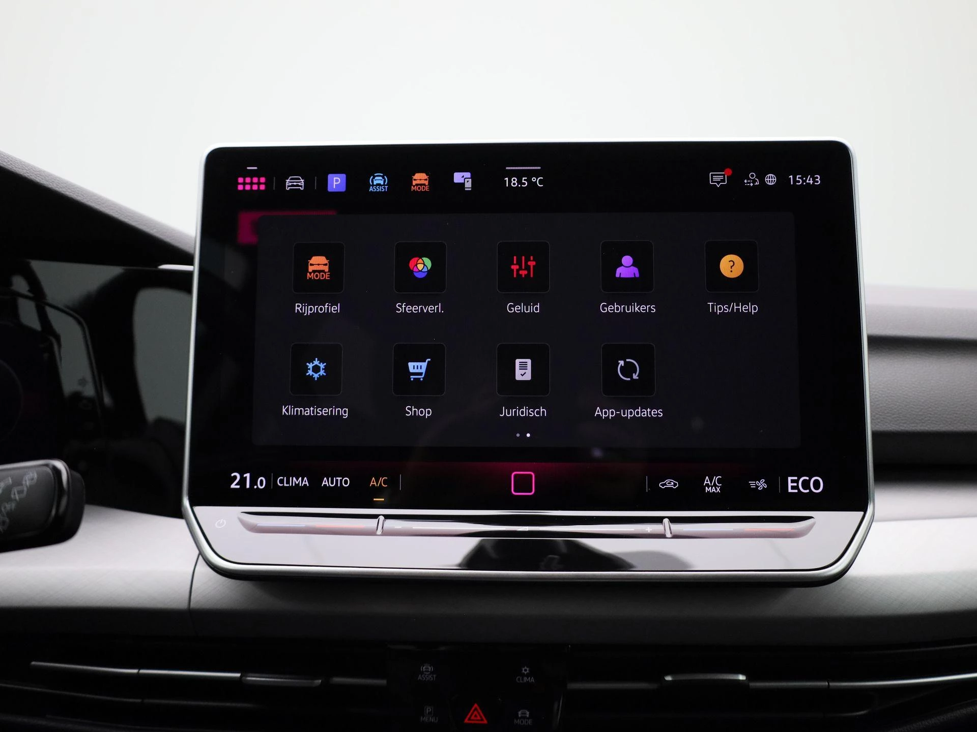 Volkswagen-Golf-image-28