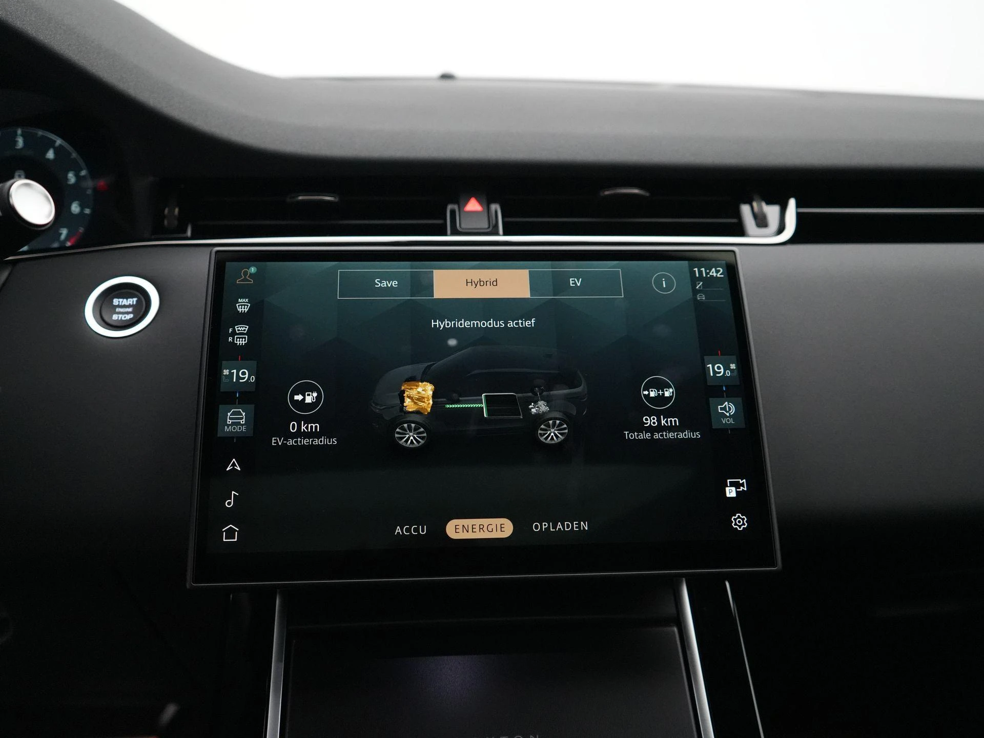 Land Rover-Range Rover Evoque-image-31