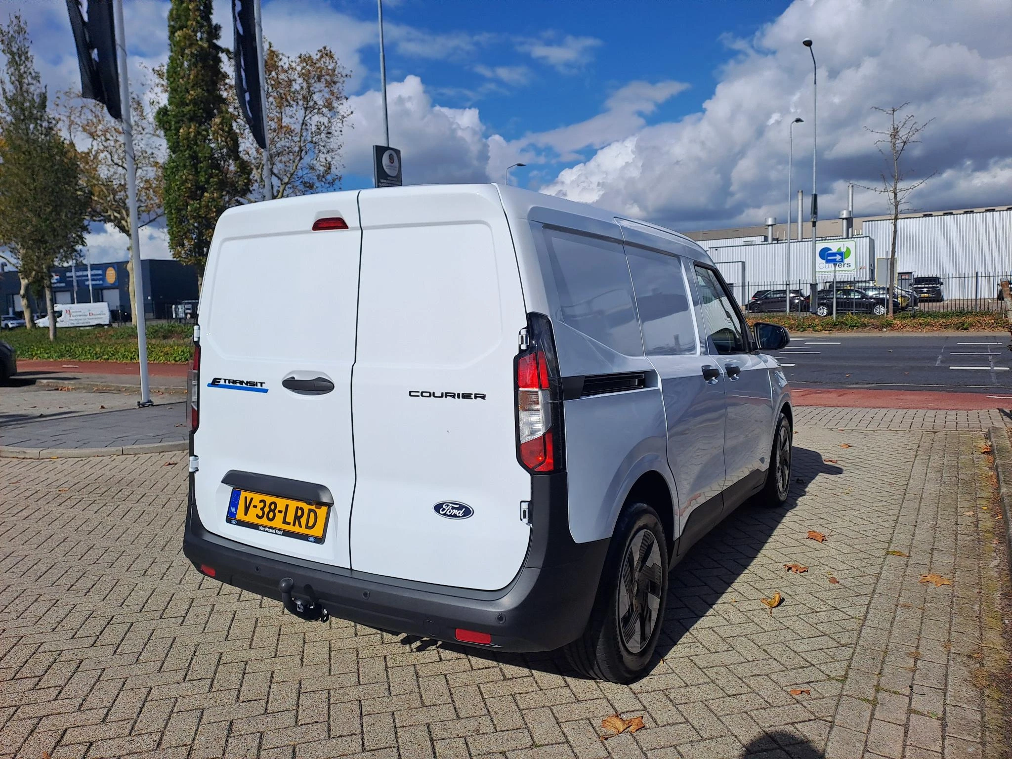 Ford-E-Transit-image-3