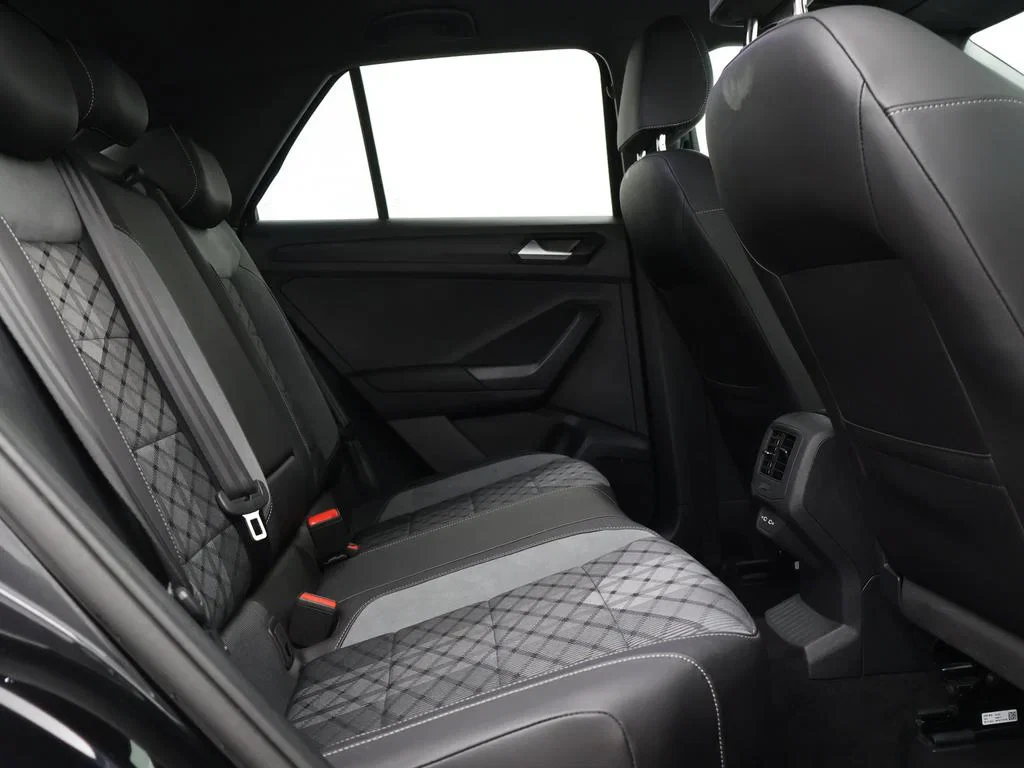 Volkswagen-T-Roc-image-10