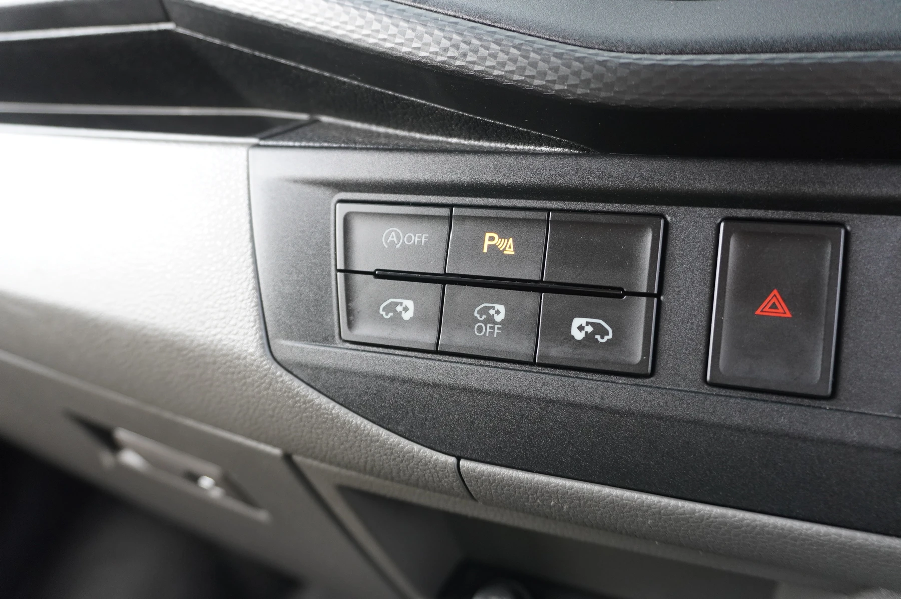 Volkswagen-Transporter-image-29