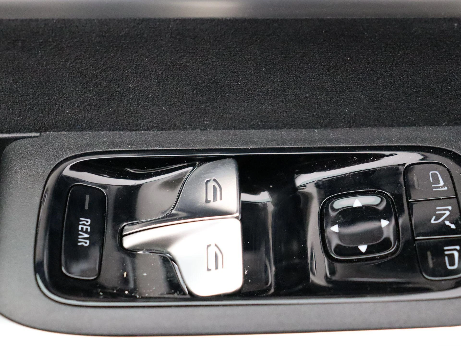 Mercedes-Benz-CLA-image-9