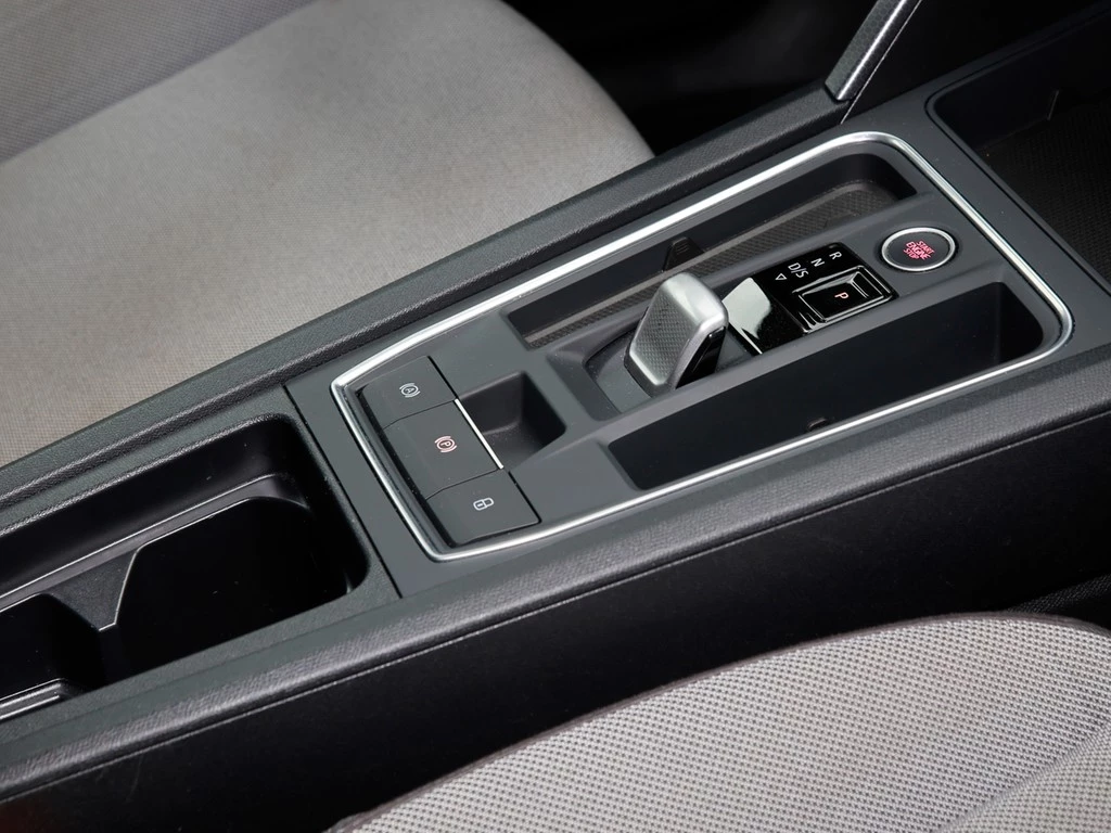 SEAT Leon 2.0 TDI DSG Style Full-Link/LED/SHZ