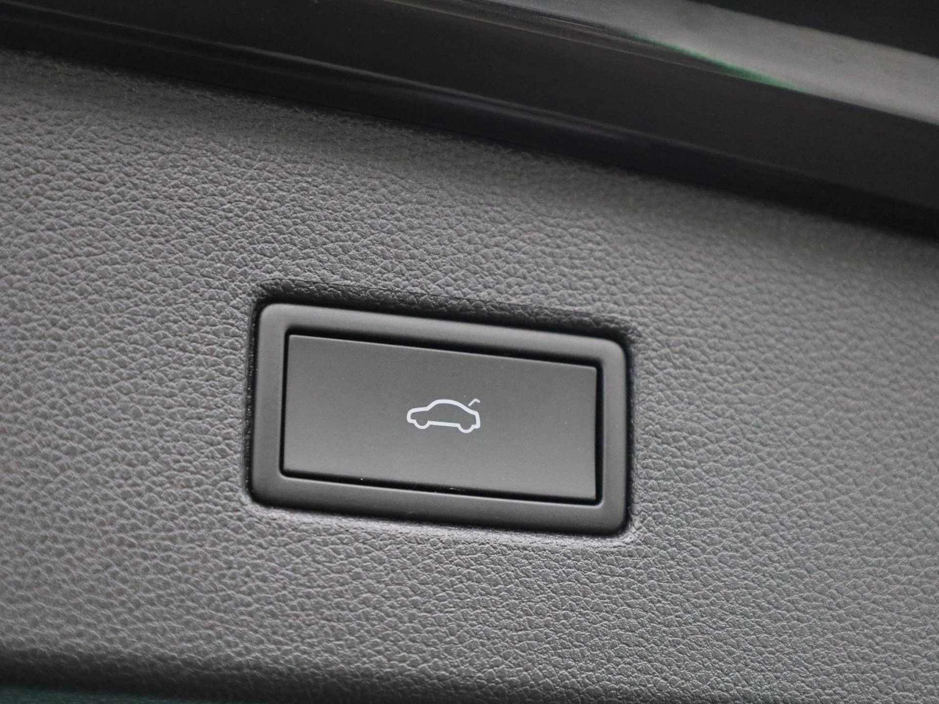 Volkswagen-Tiguan-image-14