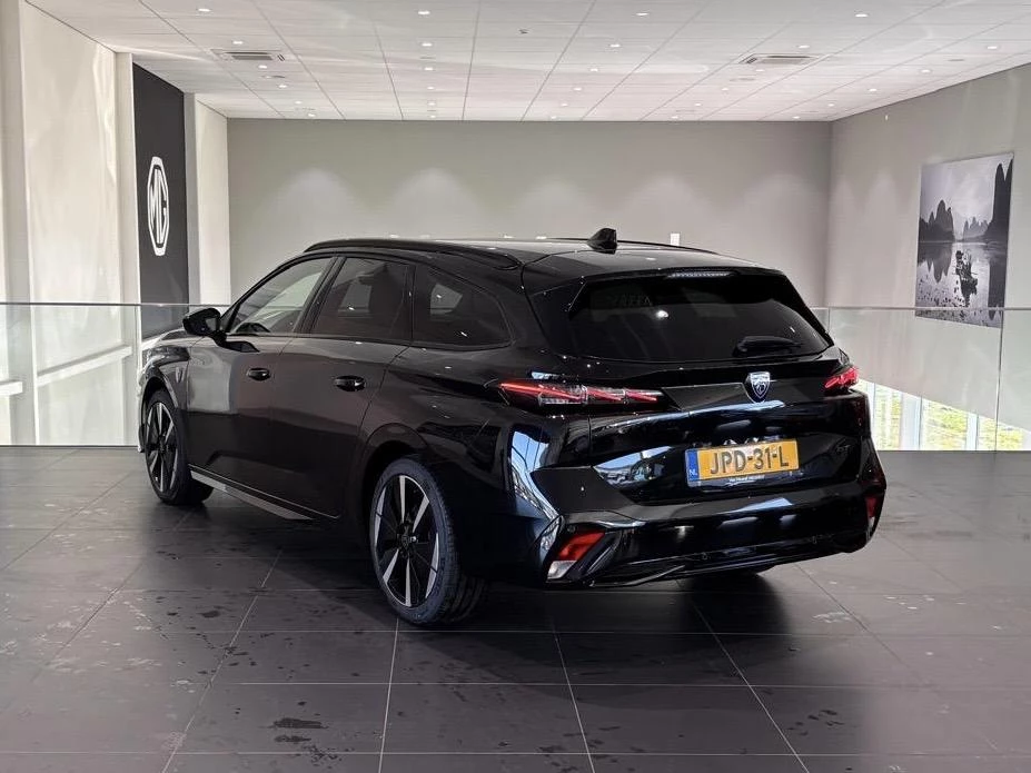 Peugeot-e-308-image-2