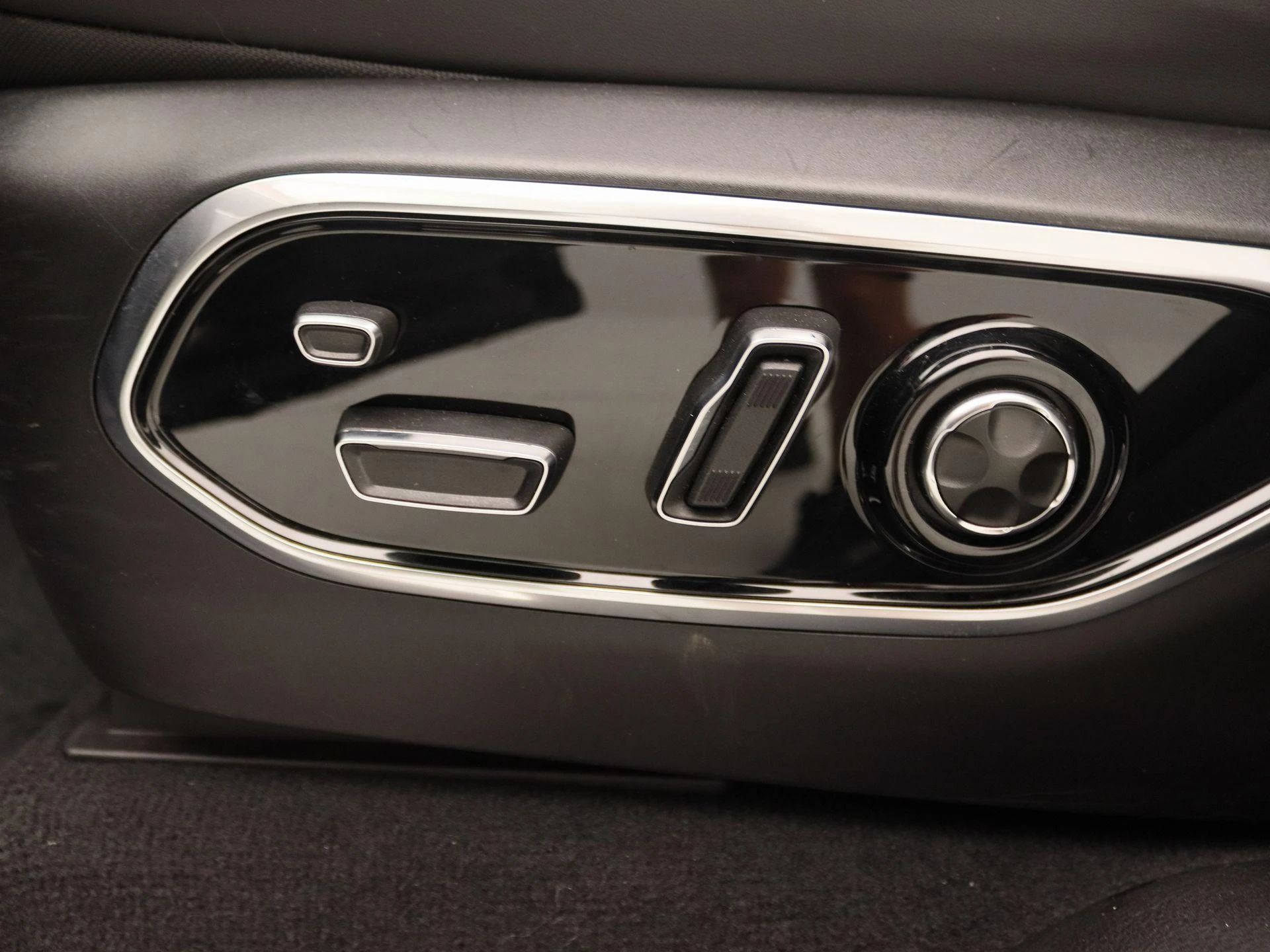 Jeep-Grand Cherokee-image-12