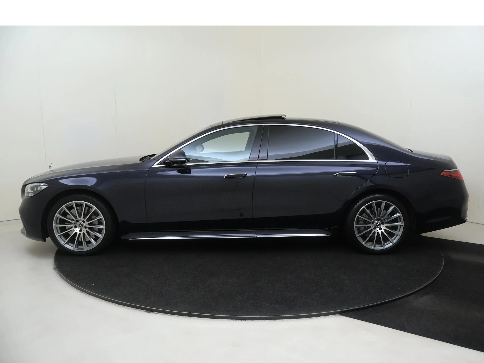 Mercedes-Benz-S-Klasse-image-9
