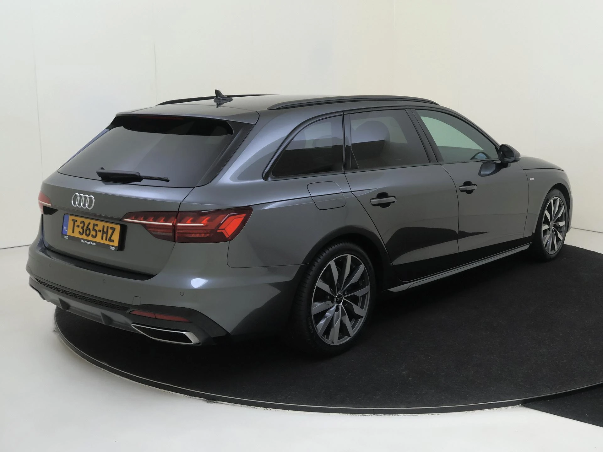 Audi-A4-image-3