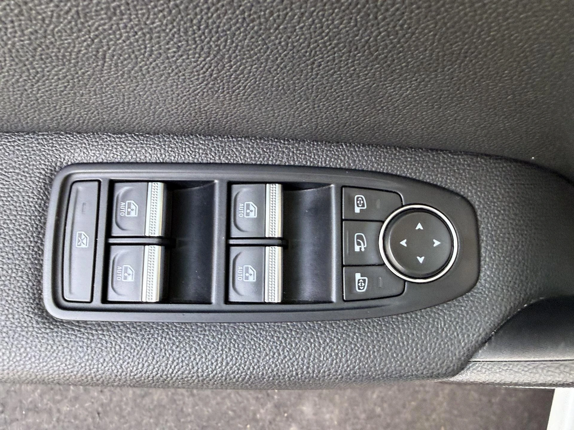 Renault-Captur-image-24