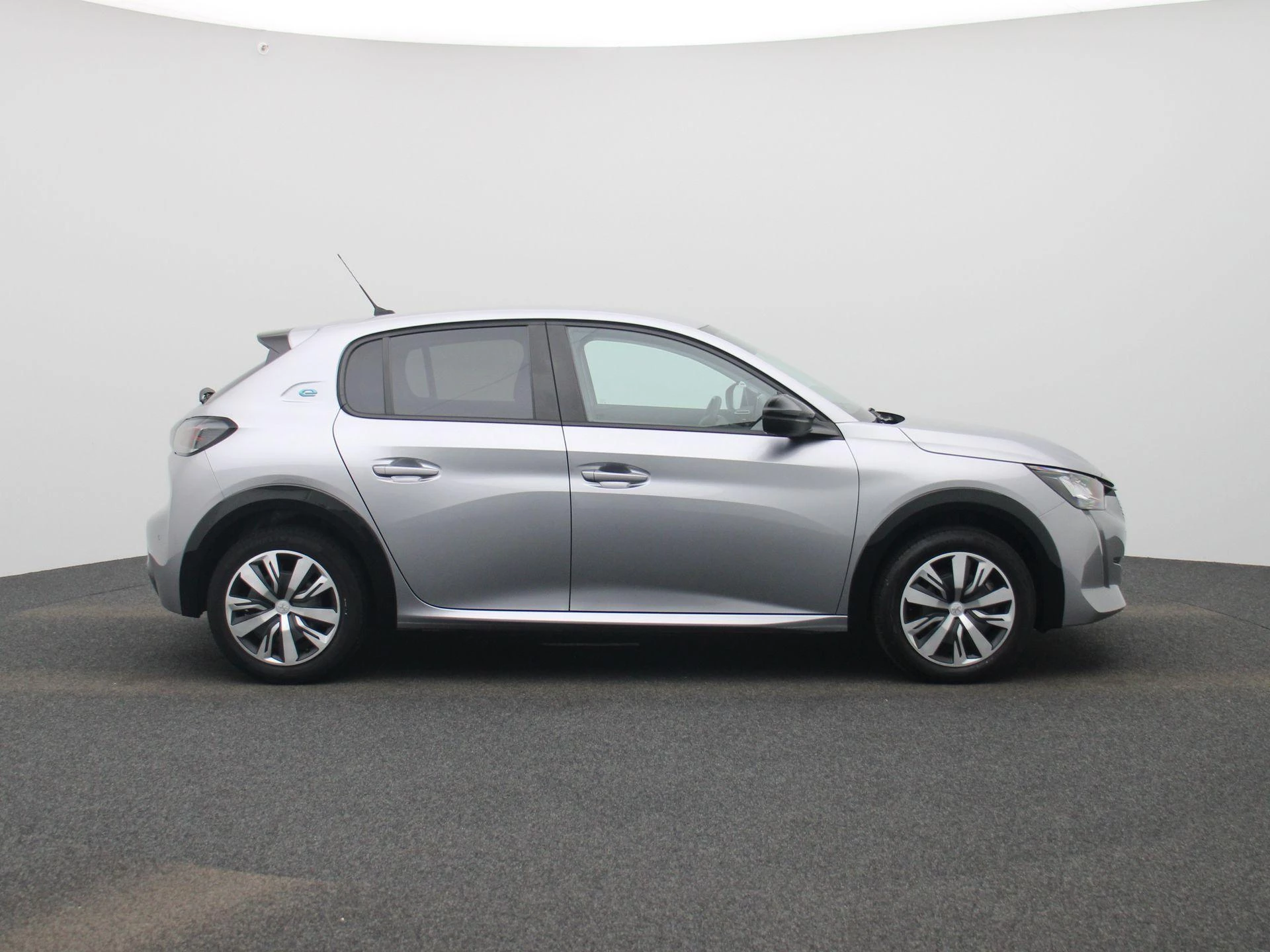 Peugeot-e-208-image-7