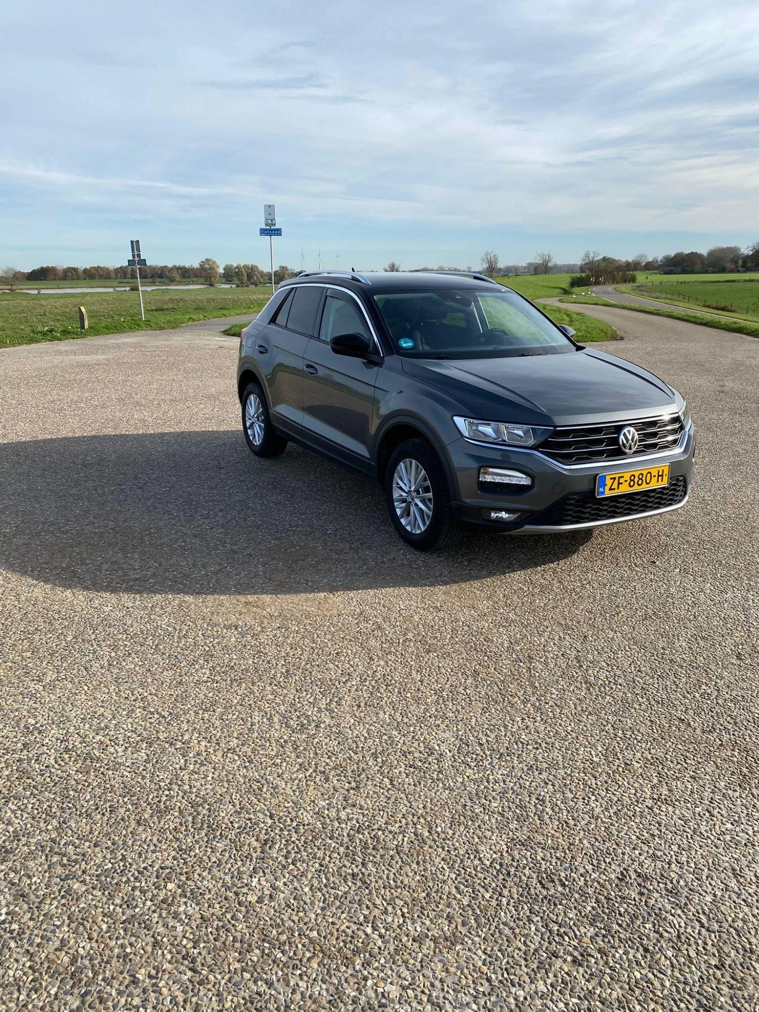 Volkswagen-T-Roc-image-1