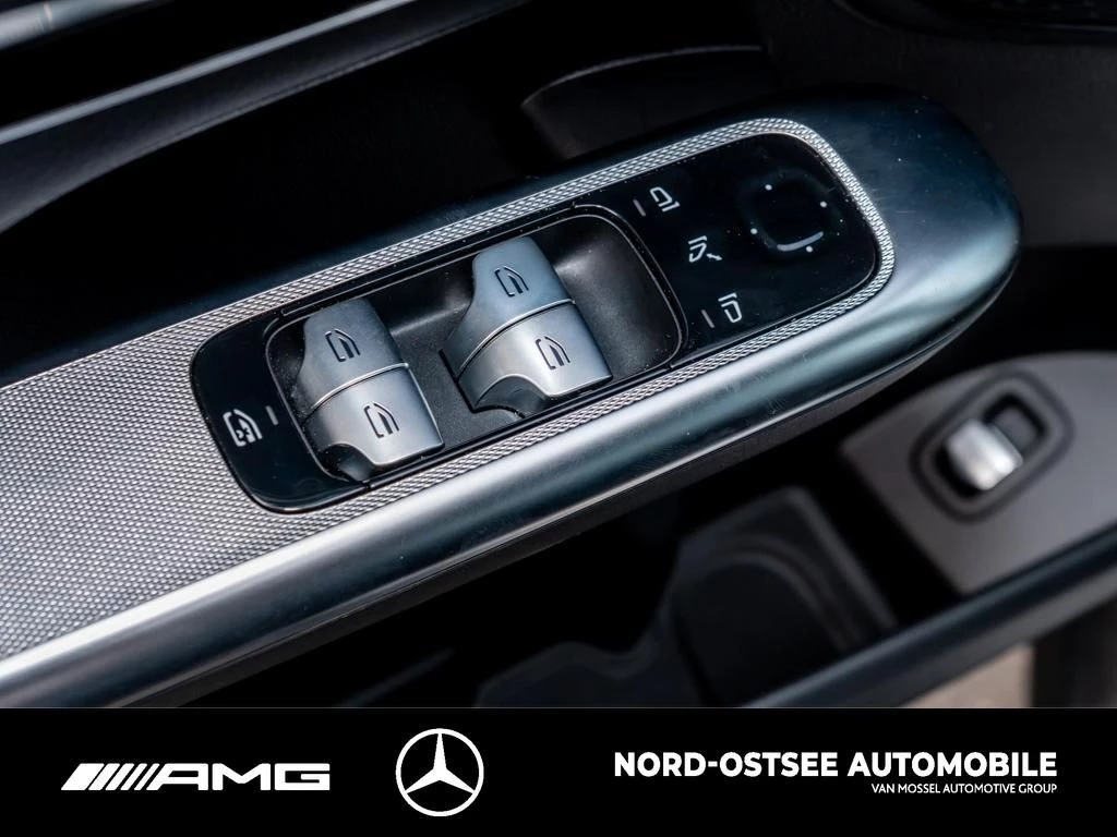 Mercedes-Benz GLC 300 d 4M AMG KEYLESS DISTRONIC AHK MBUX SHZ AMG Line