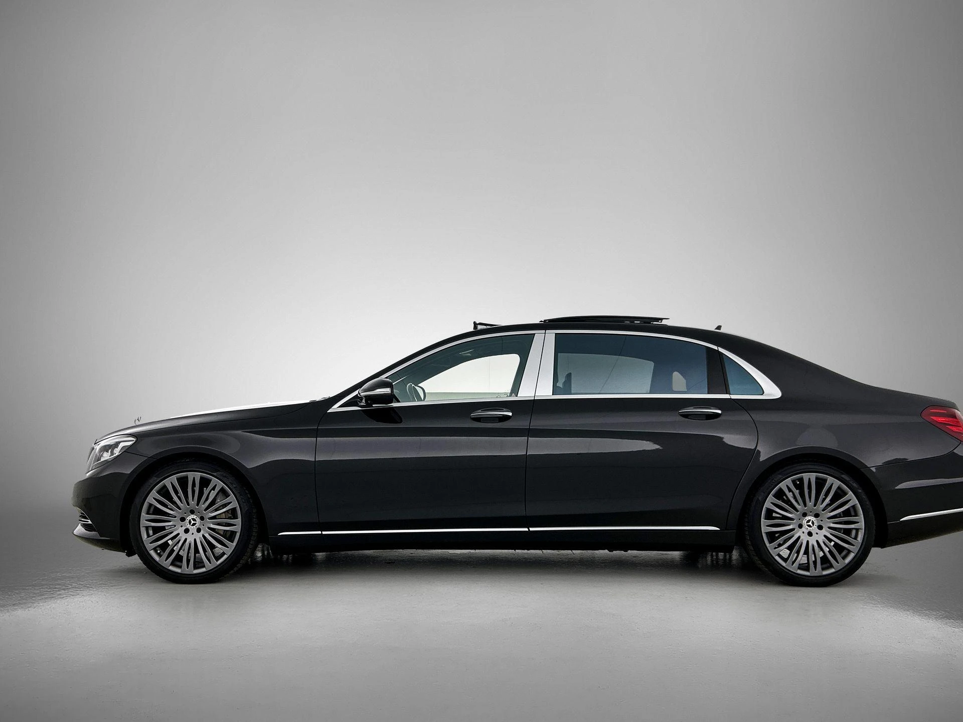 Mercedes-Benz-S-Klasse-image-1