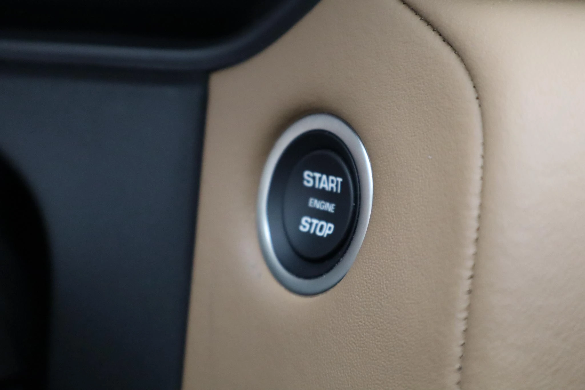 Land Rover-Range Rover Velar-image-26