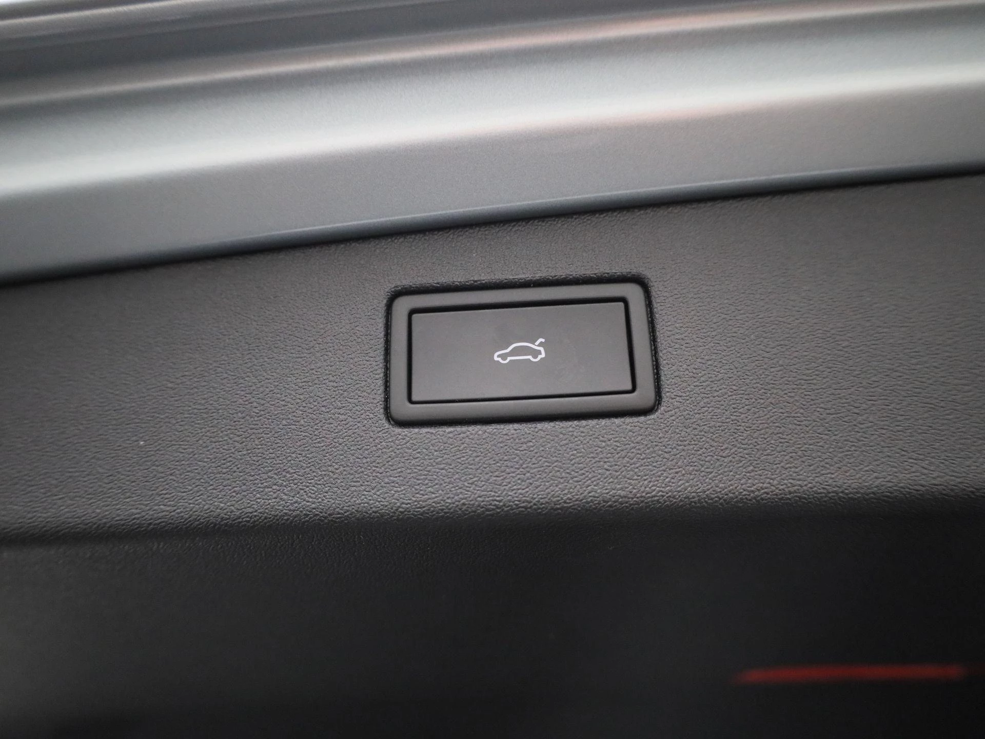 Volkswagen-Tiguan-image-11