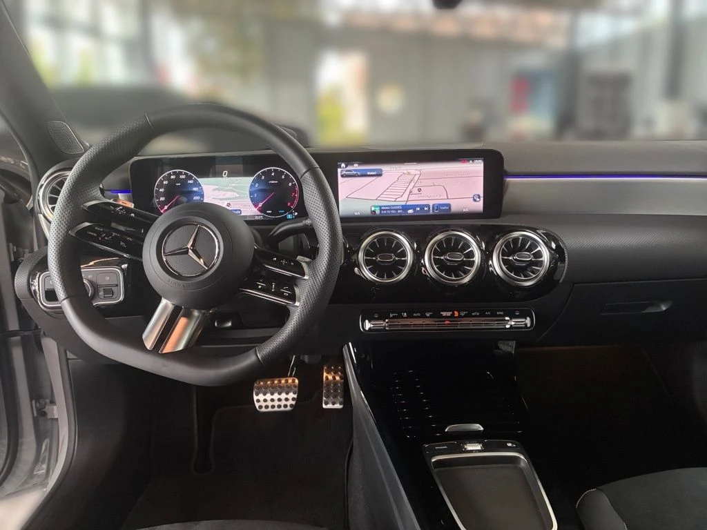Mercedes-Benz-A-Klasse 200-image-10