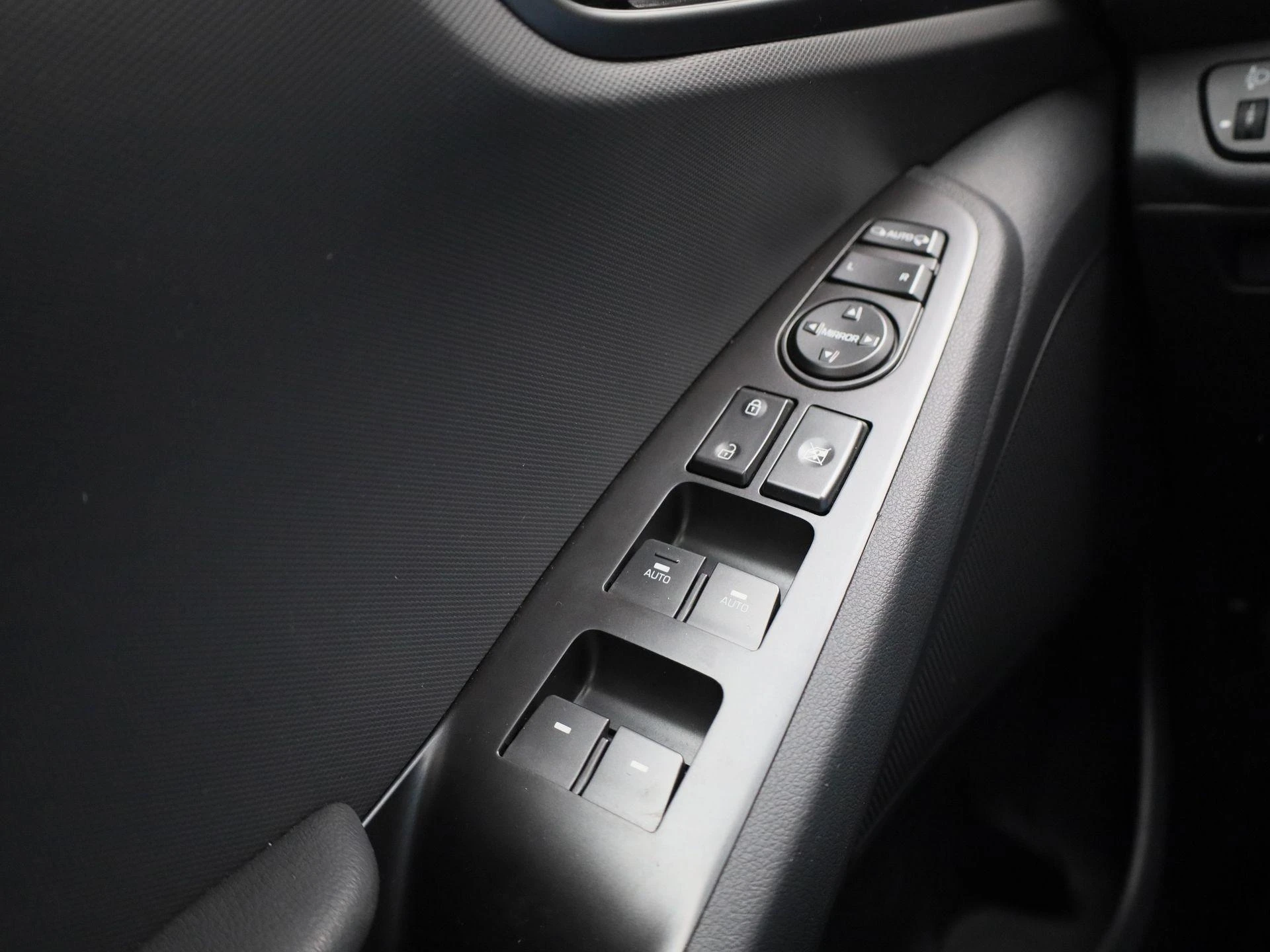 Hyundai-IONIQ-image-27