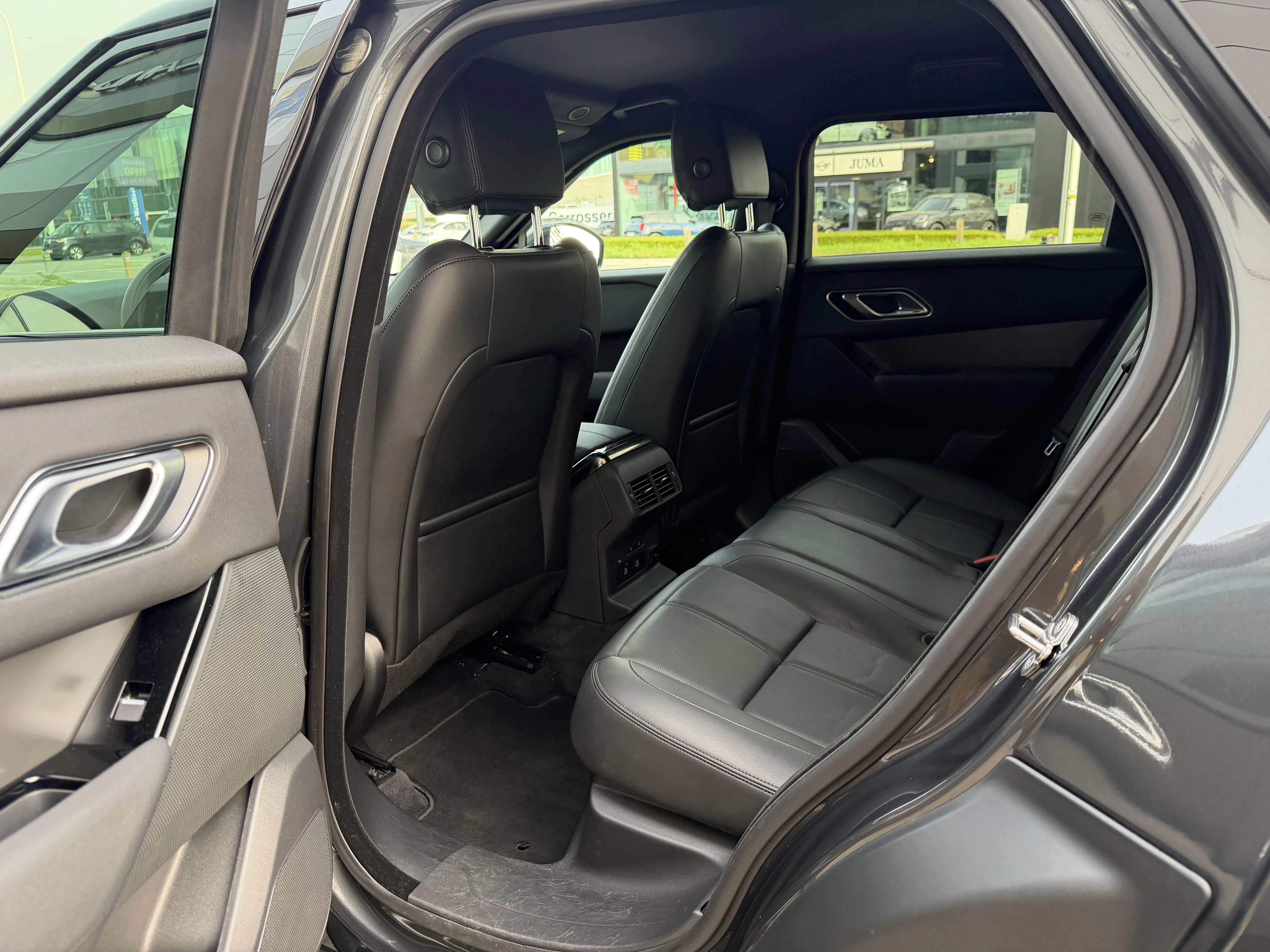 Land Rover Range Rover Velar P400e Dynamic SE AWD