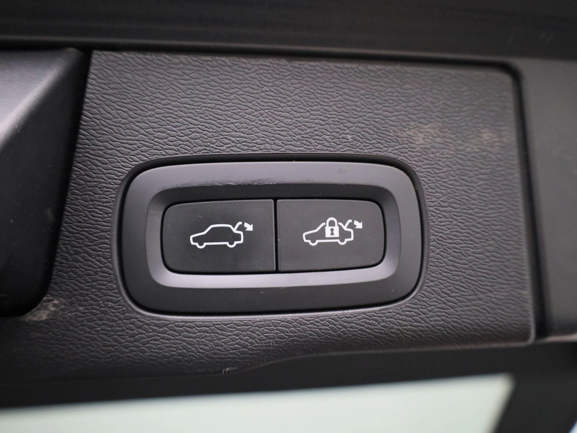Volvo-XC60-image-11