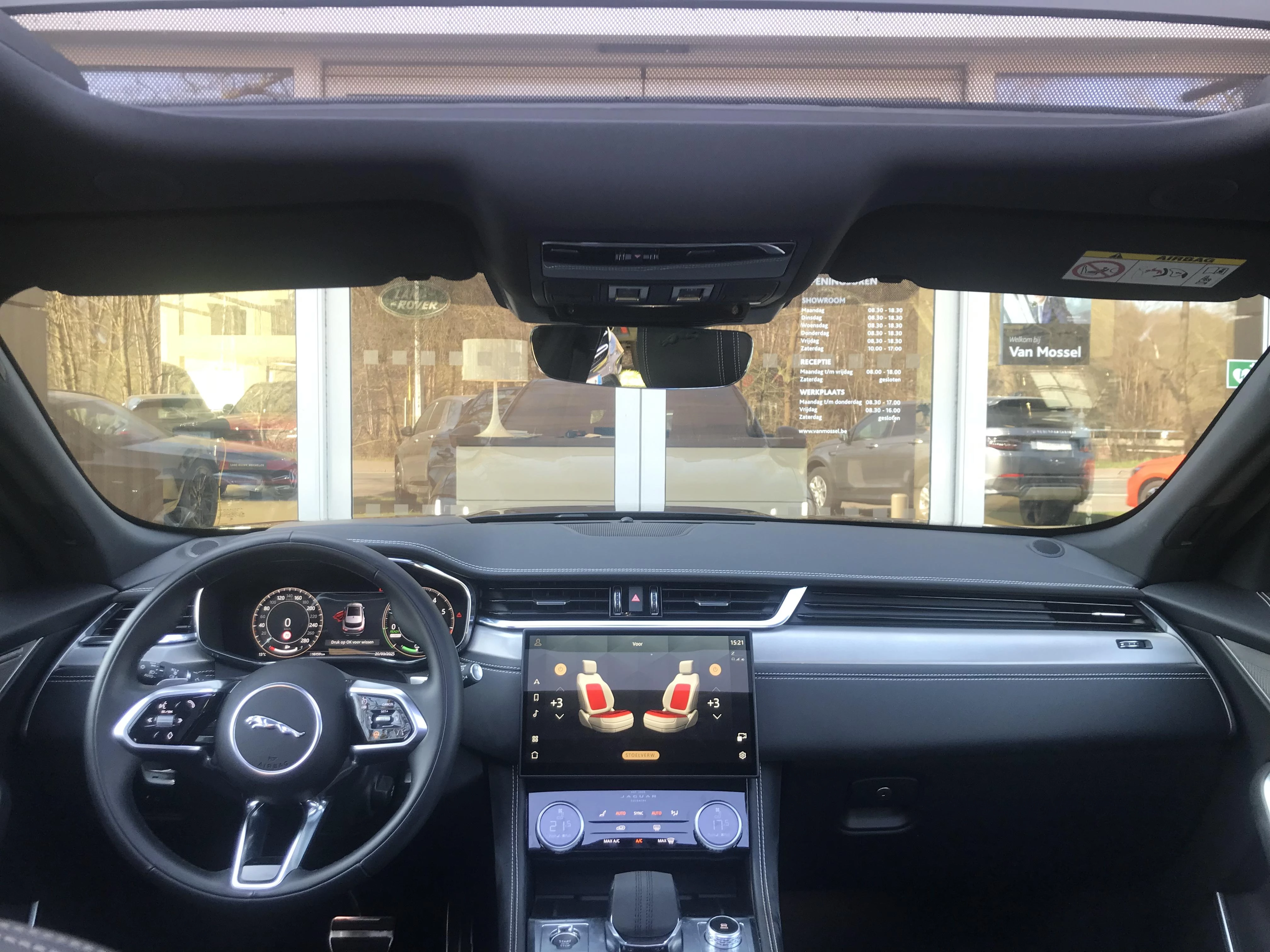 Jaguar-F-PACE-image-3