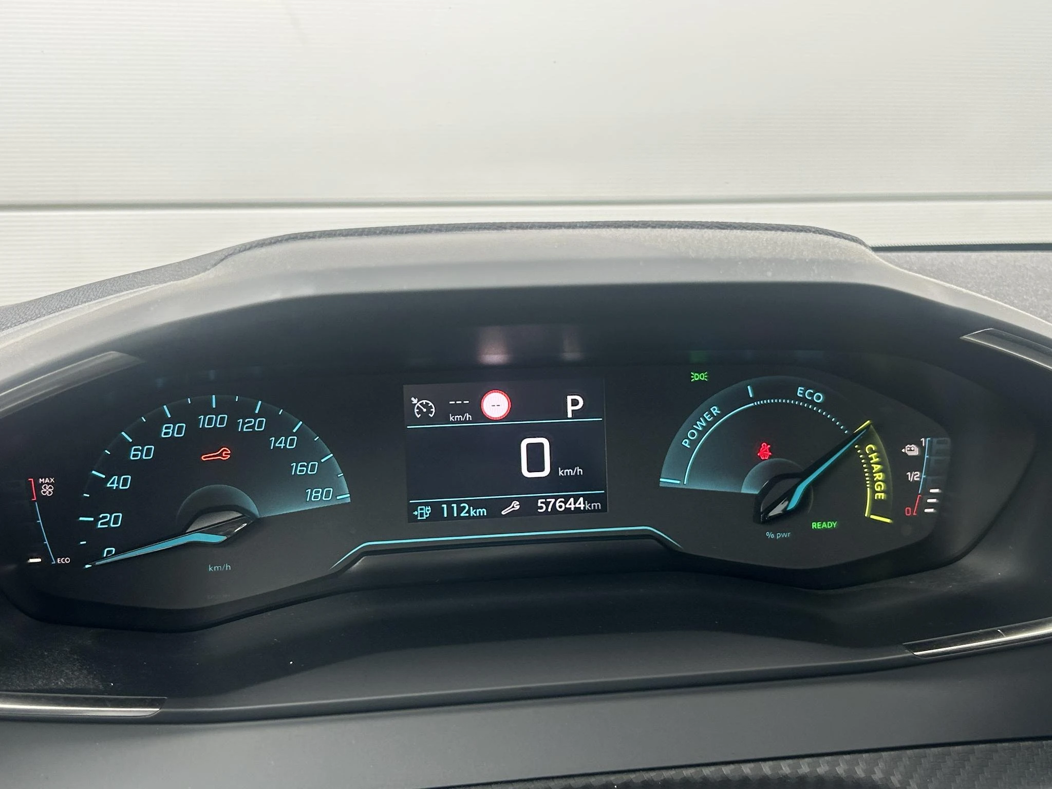 Peugeot-e-208-image-10
