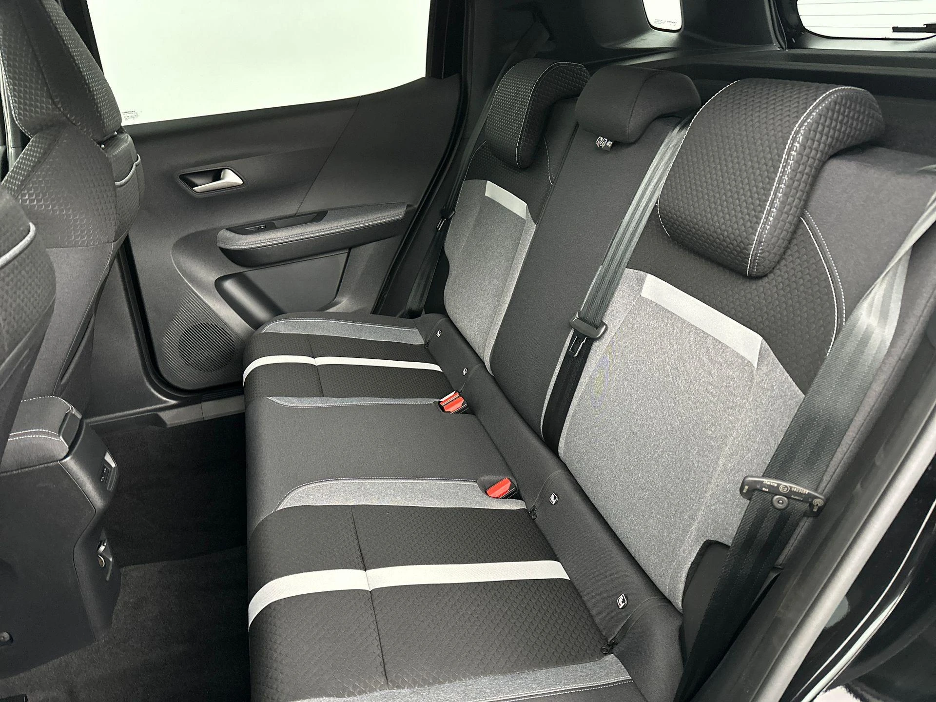 Opel-Frontera-image-15