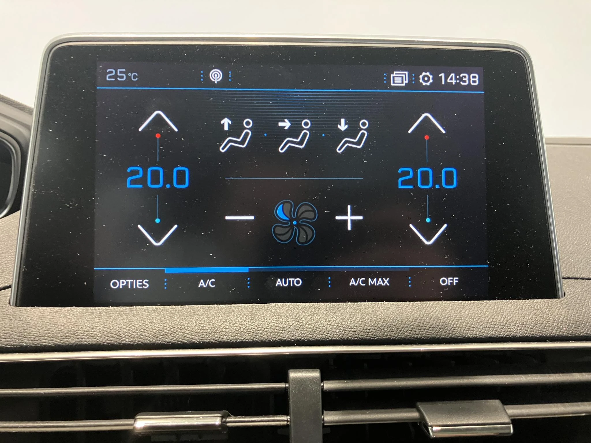 Peugeot-3008-image-25
