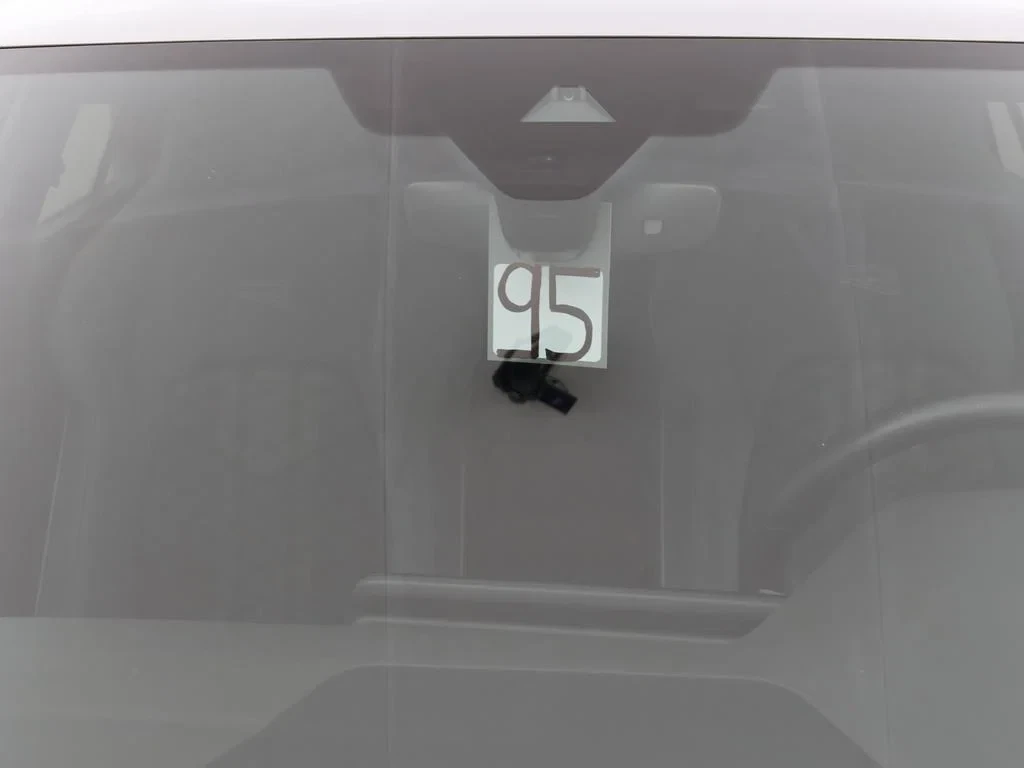 Volkswagen-Golf-image-8