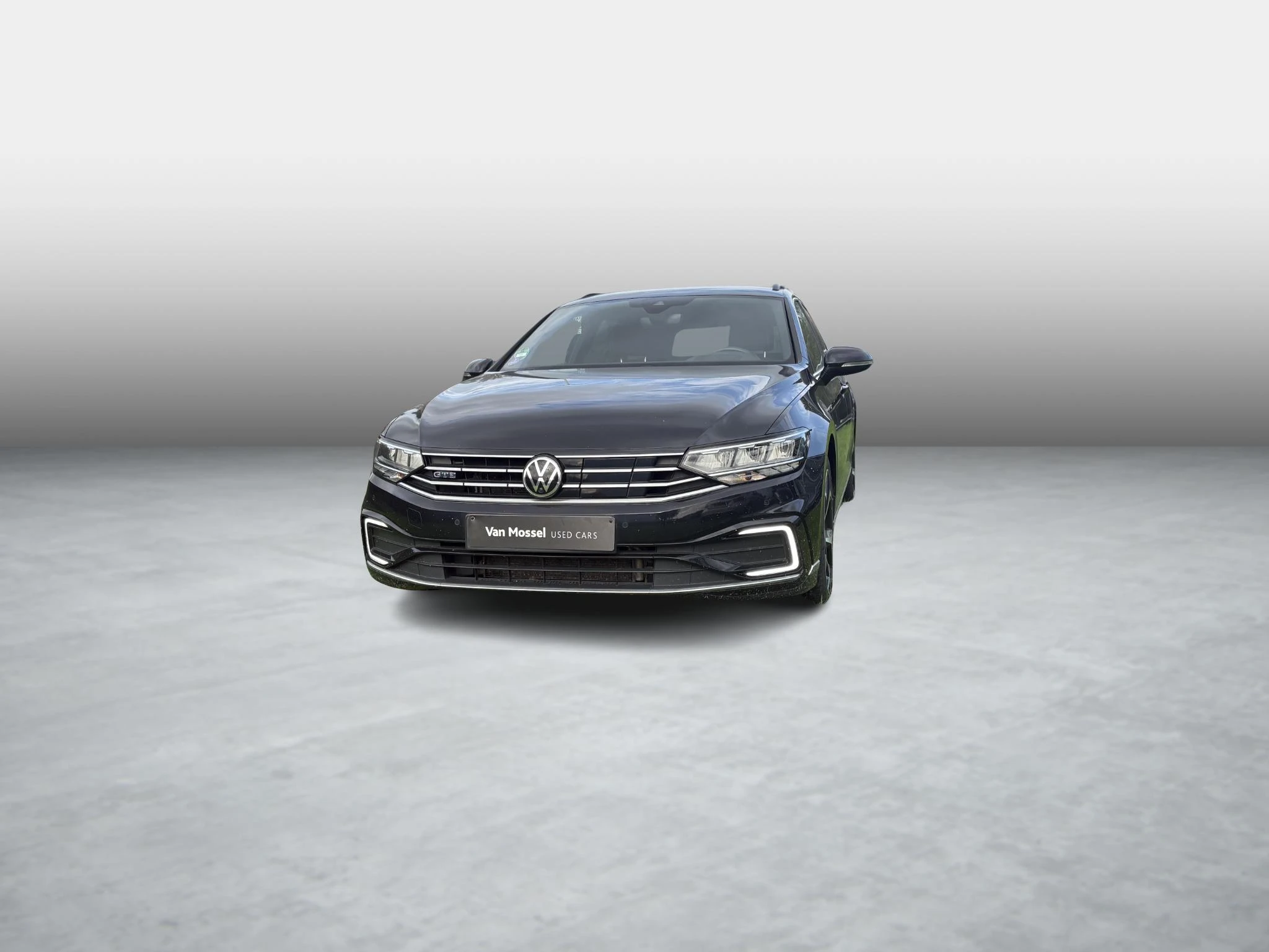 Volkswagen-Passat-image-1
