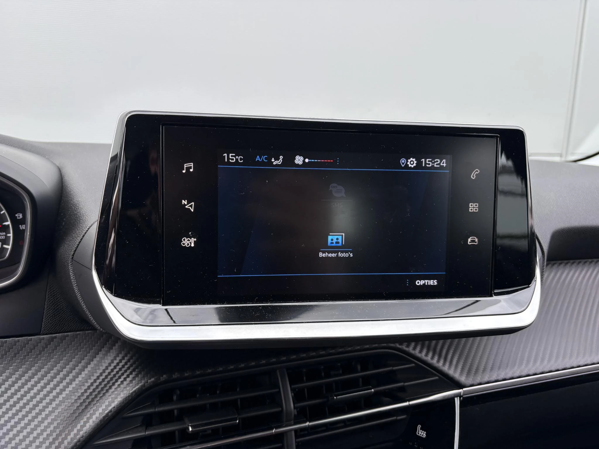 Peugeot-208-image-17